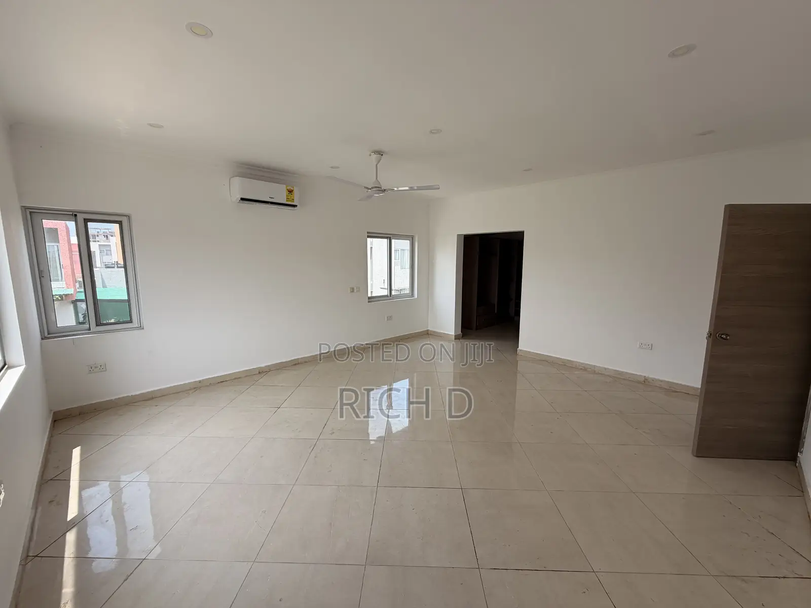 5bdrm House in The Greens Estate, Community 25 for rent