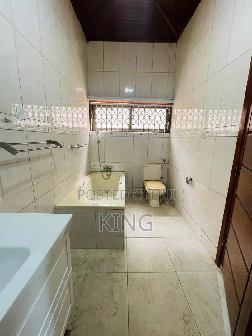 4bdrm House in Achimota for sale