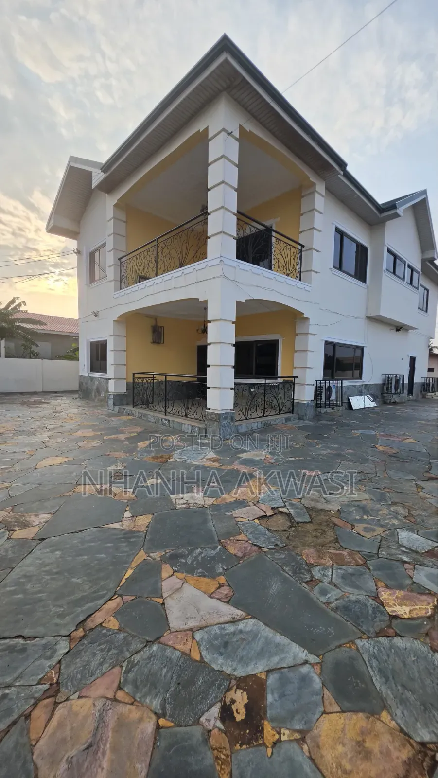 4bdrm House in Community 18, Sakumono for rent
