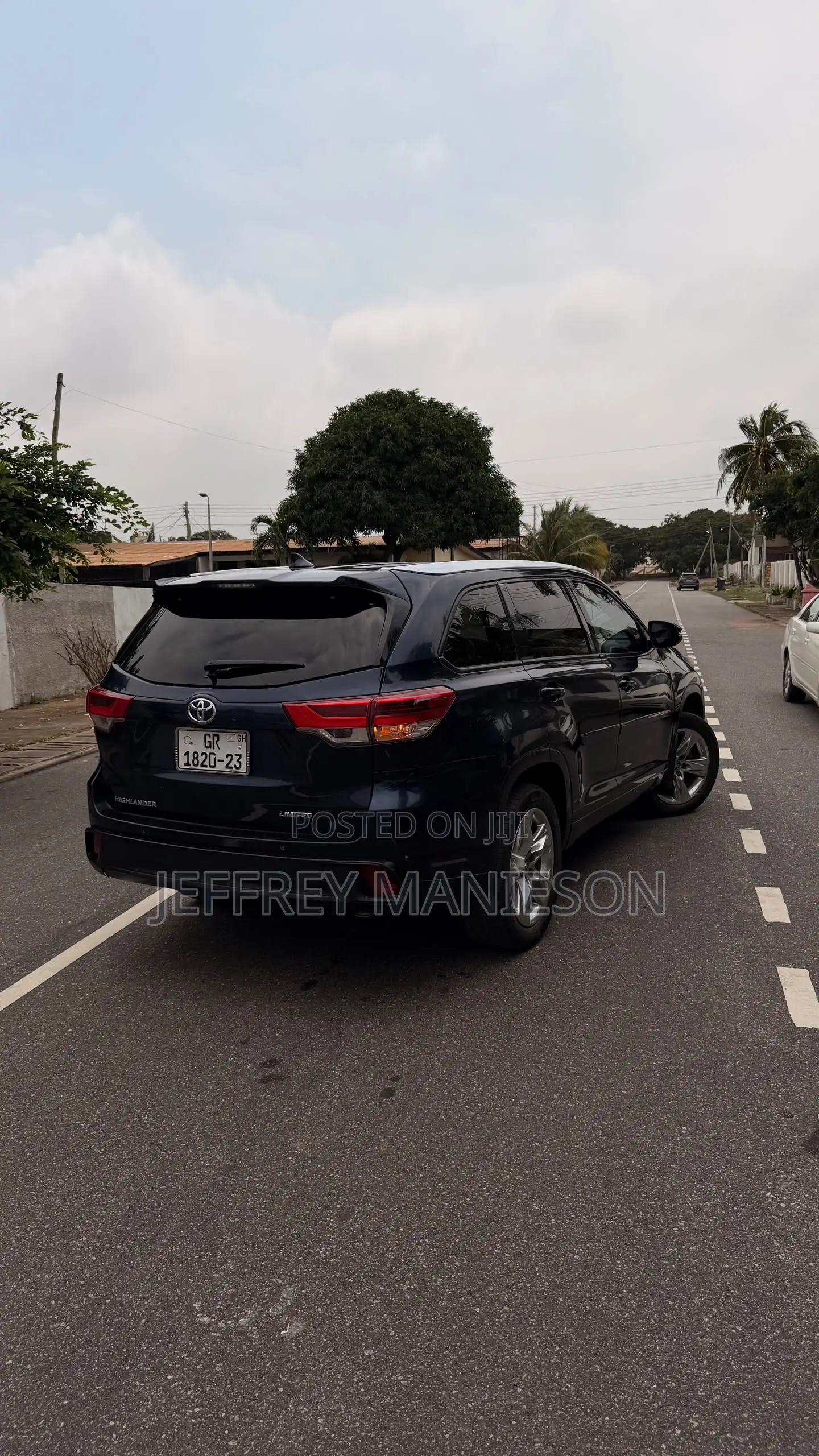 Toyota Highlander XLE 4x2 V6 (3.5L 6cyl 8A) 2017 Blue
