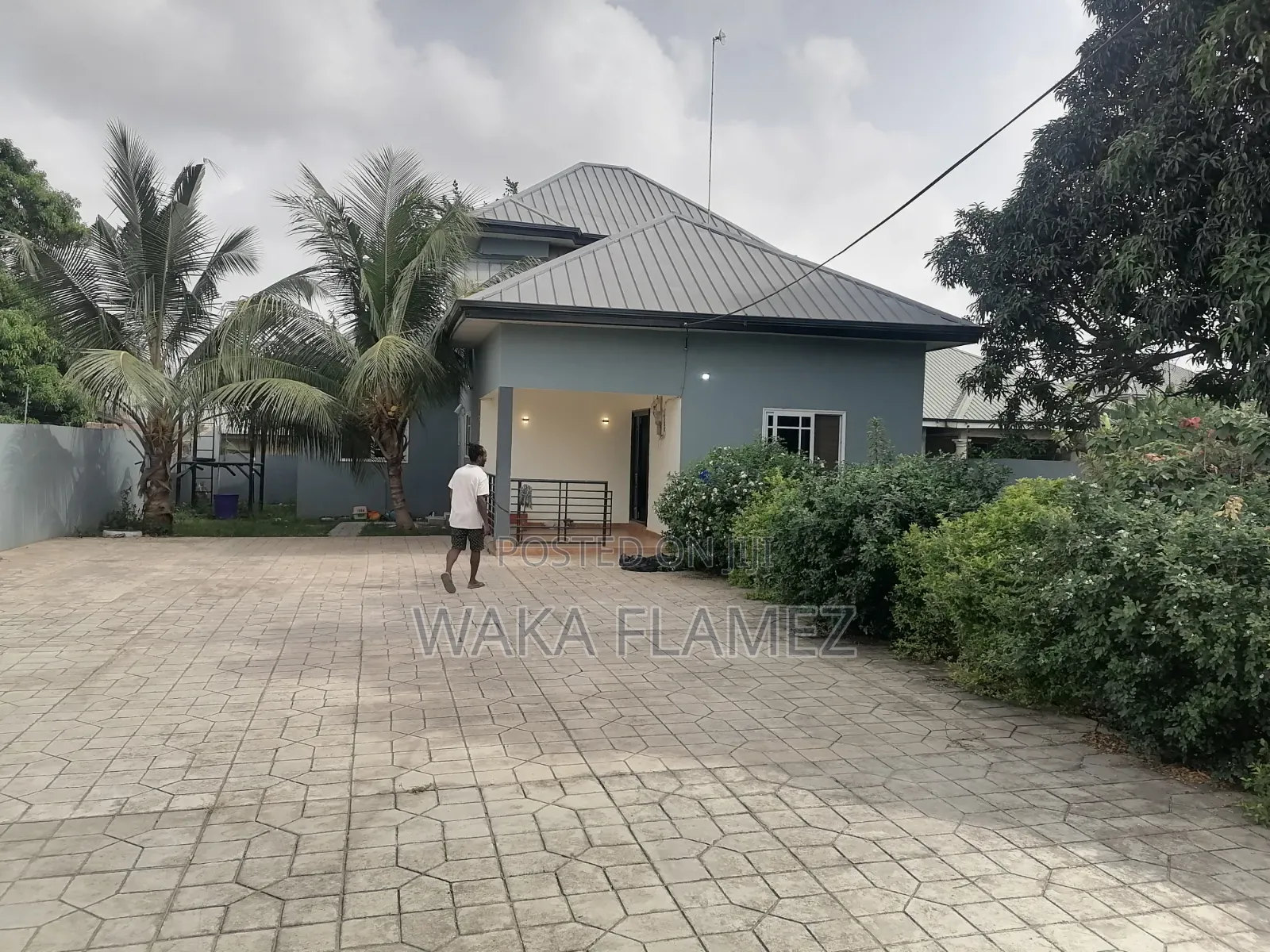3bdrm House in Waka Properties, Amasaman for sale