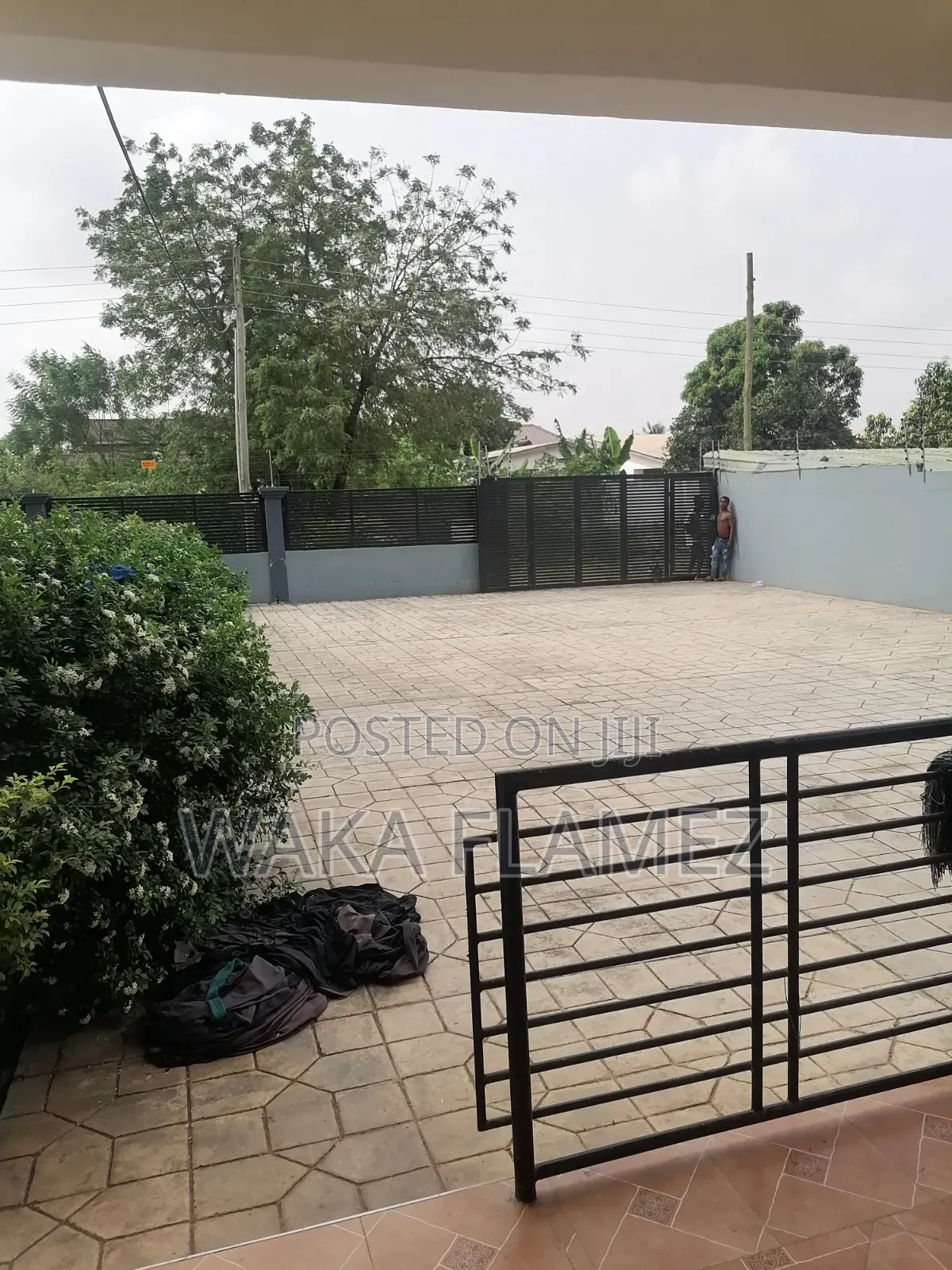 3bdrm House in Waka Properties, Amasaman for sale