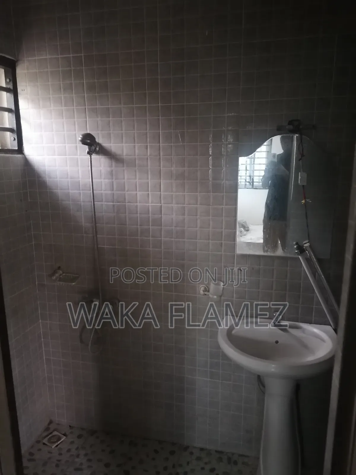 3bdrm House in Waka Properties, Amasaman for sale