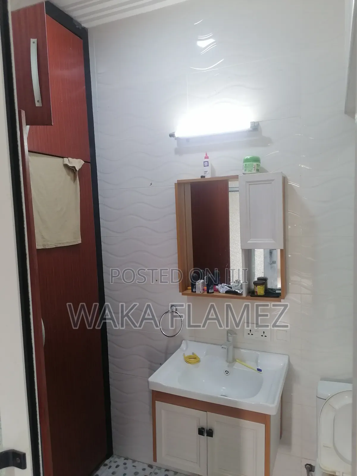 3bdrm House in Waka Properties, Amasaman for sale