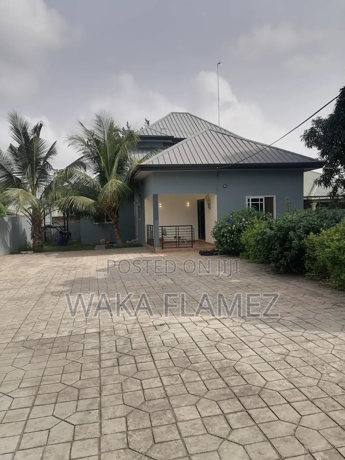 3bdrm House in Waka Properties, Amasaman for sale