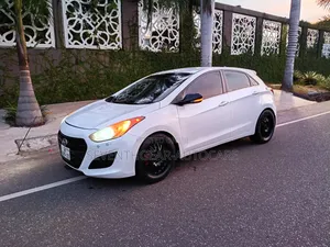 Hyundai Elantra Limited 4dr Sedan (1.8L 4cyl 6A) 2014 White