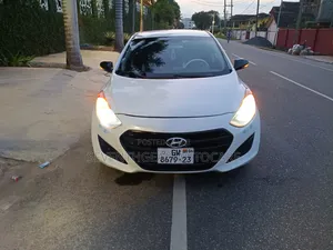 Hyundai Elantra Limited 4dr Sedan (1.8L 4cyl 6A) 2014 White