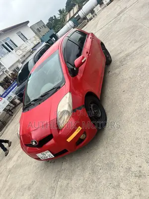 Toyota Vitz 2010 Red
