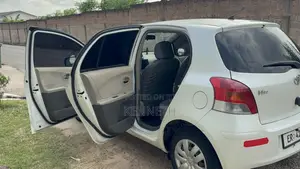 Toyota Vitz 2009 White