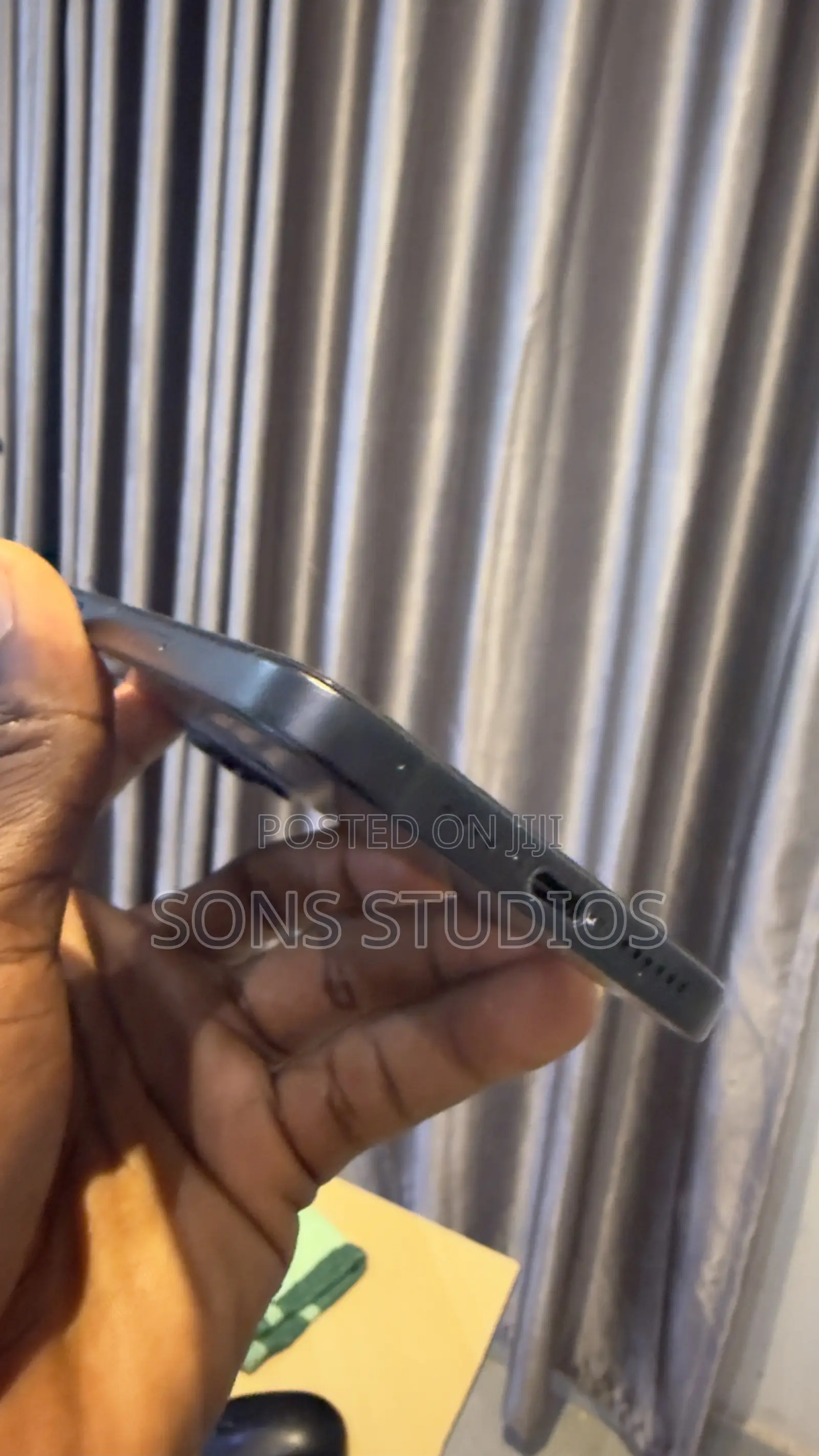 Apple iPhone 15 Plus 128 GB Gray