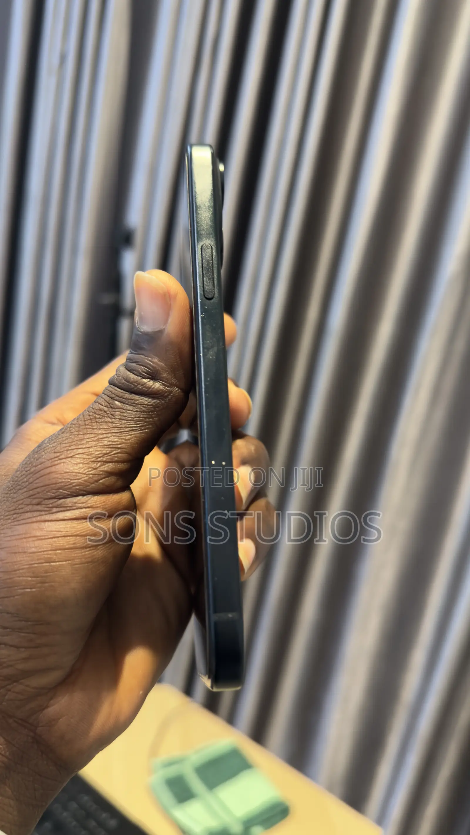 Apple iPhone 15 Plus 128 GB Gray