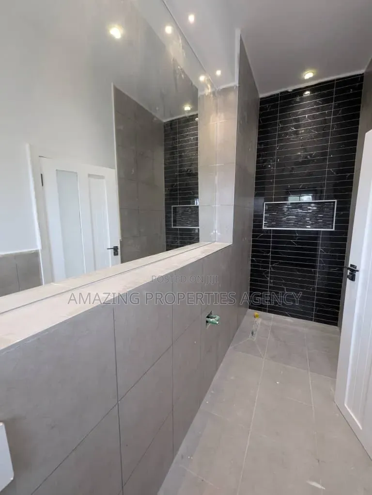5bdrm House in Cantonment, US Embassy Area for rent