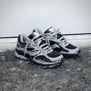Saucony Progrid Omni 9