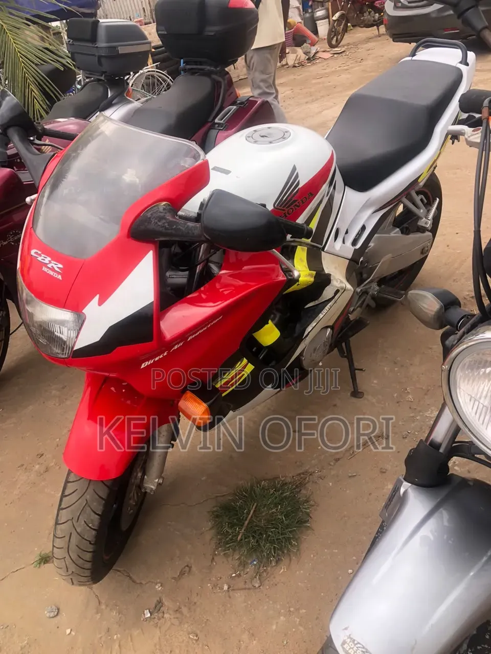 Honda CBR 2011 Red