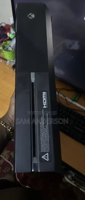 Xbox One With 5 Games Offline and Online