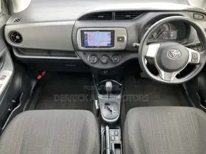 Toyota Vitz 2017 White