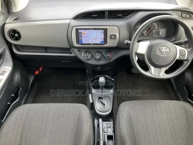 Toyota Vitz 2017 White