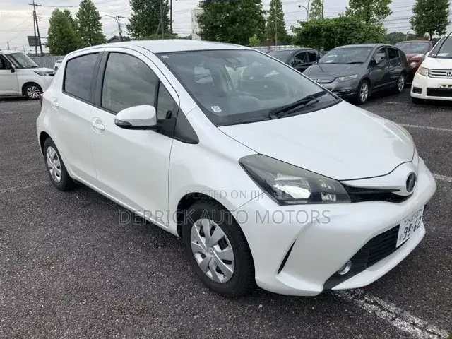 Toyota Vitz 2017 White