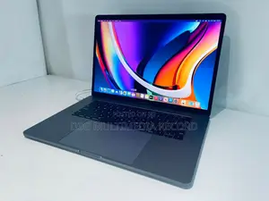 Laptop Apple MacBook Pro 2018 16GB Intel Core i7 SSHD (Hybrid) 512GB