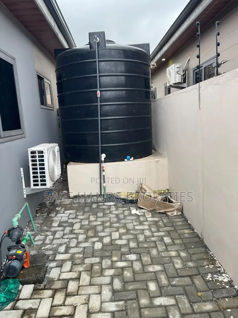 2bdrm House in East Airport, Accra Metropolitan for rent