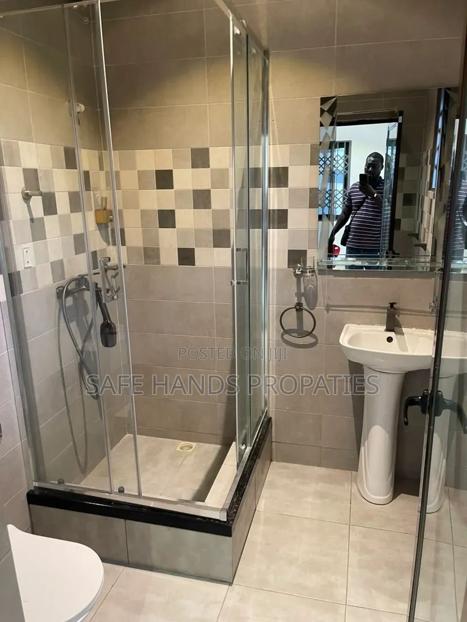 2bdrm House in East Airport, Accra Metropolitan for rent