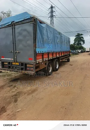 Mercedes-Benz Truck 1990 Blue