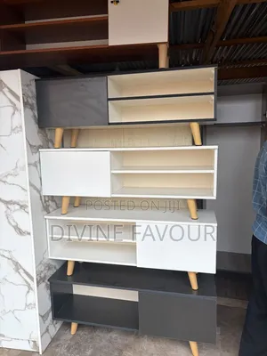 4feet Laminated Wood TV Stand Is in Shop