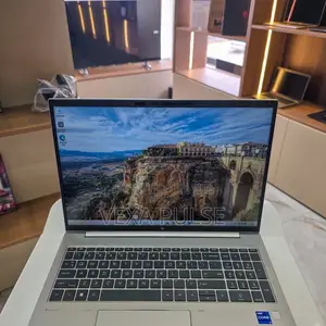 Laptop HP ZBook Firefly 16 G10 16GB Intel Core i7 SSD 512GB