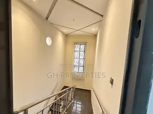 7bdrm Mansion in Atasemanso., Kumasi Metropolitan for sale