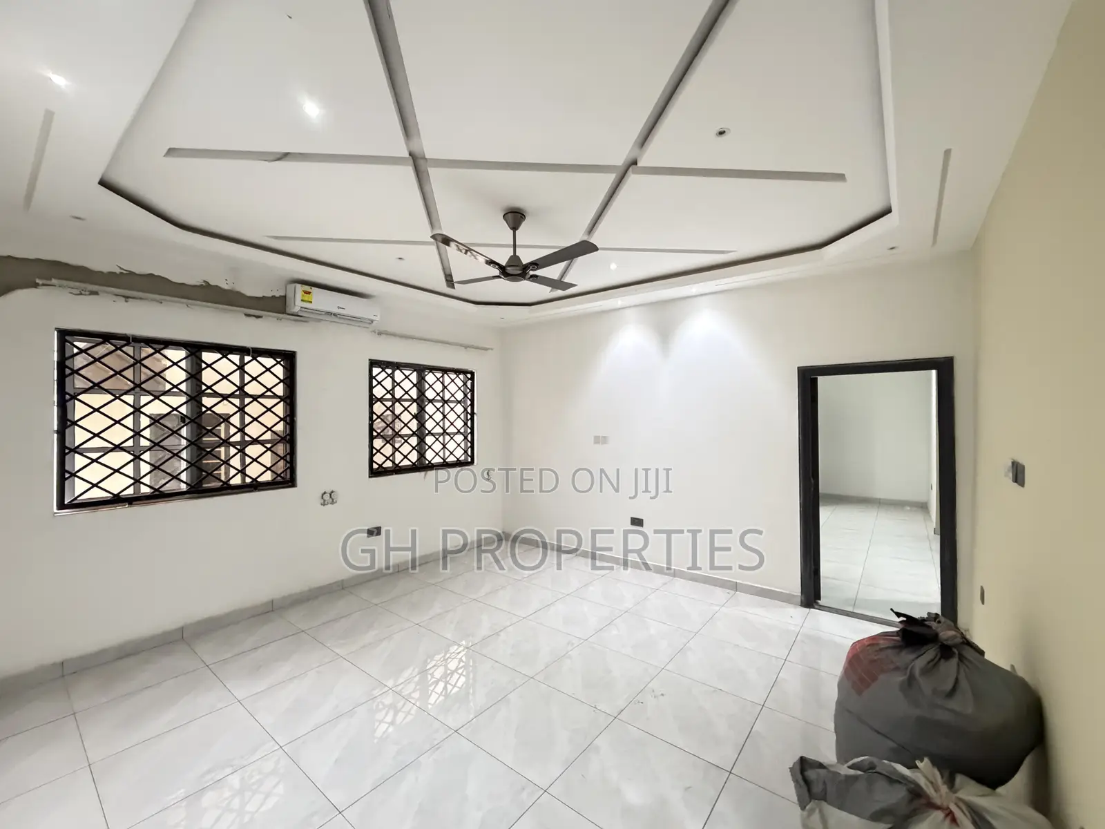 7bdrm Mansion in Atasemanso., Kumasi Metropolitan for sale