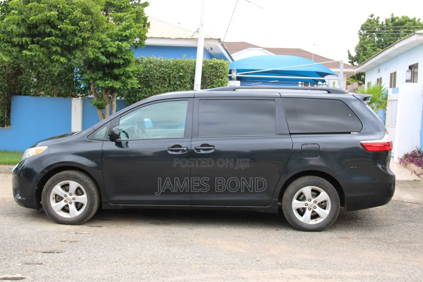 Toyota Sienna LE 8-Passenger 4dr Minivan (3.5L 6cyl 6A) 2015 Black