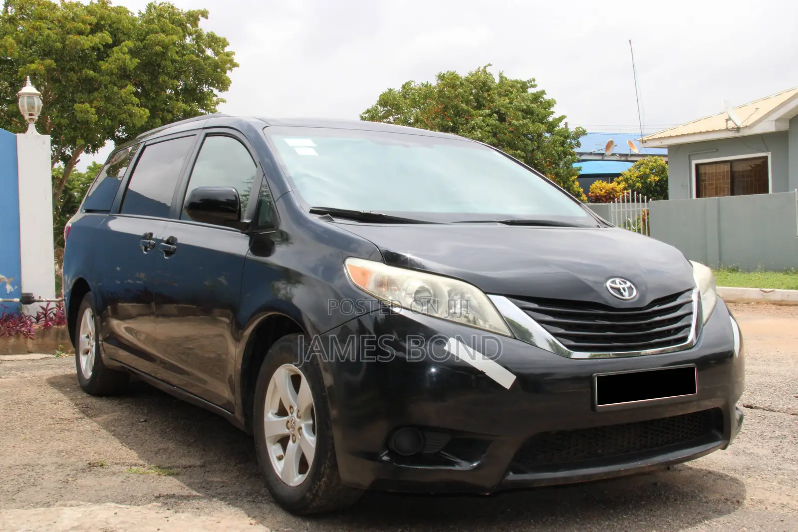 Toyota Sienna LE 8-Passenger 4dr Minivan (3.5L 6cyl 6A) 2015 Black
