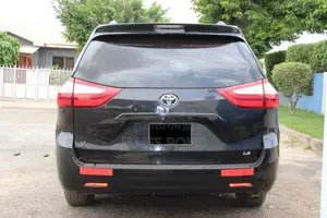 Toyota Sienna LE 8-Passenger 4dr Minivan (3.5L 6cyl 6A) 2015 Black