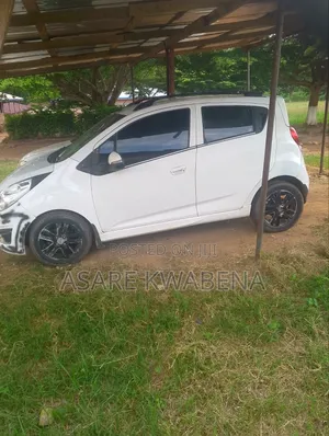Chevrolet Spark 2LT 4dr Hatchback (1.2L 4cyl 5M) 2014 White
