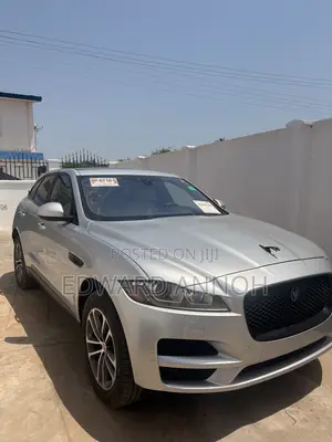 Jaguar F-Pace 25t AWD 2019 Silver