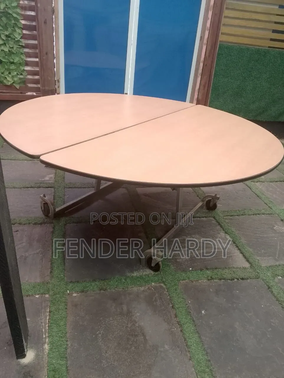 Round Table