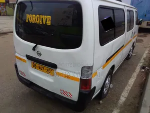 Nissan Caravan (Urvan) 2020 White