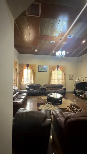 4bdrm House in West Hills Mall Area for rent