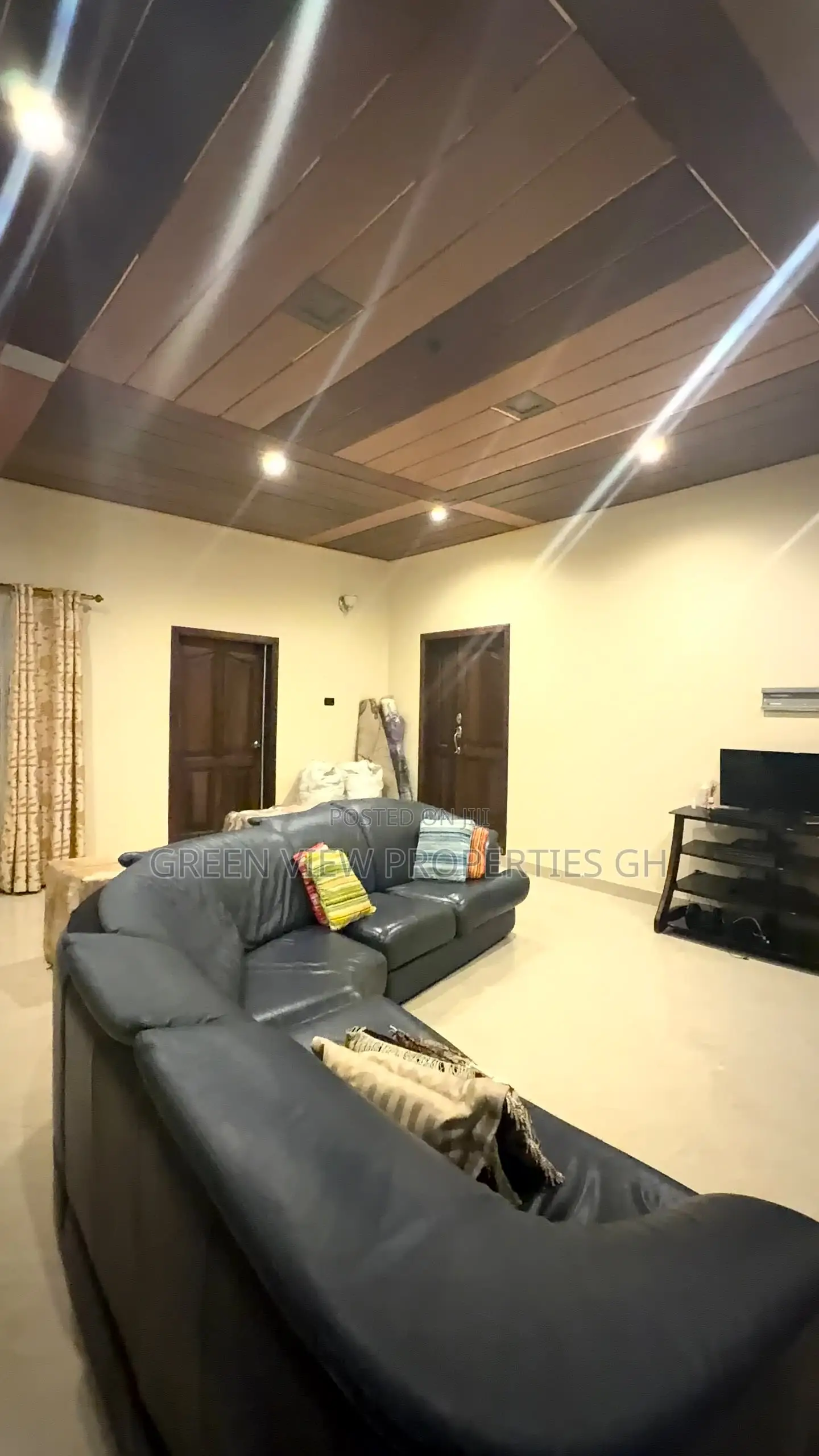 4bdrm House in West Hills Mall Area for rent