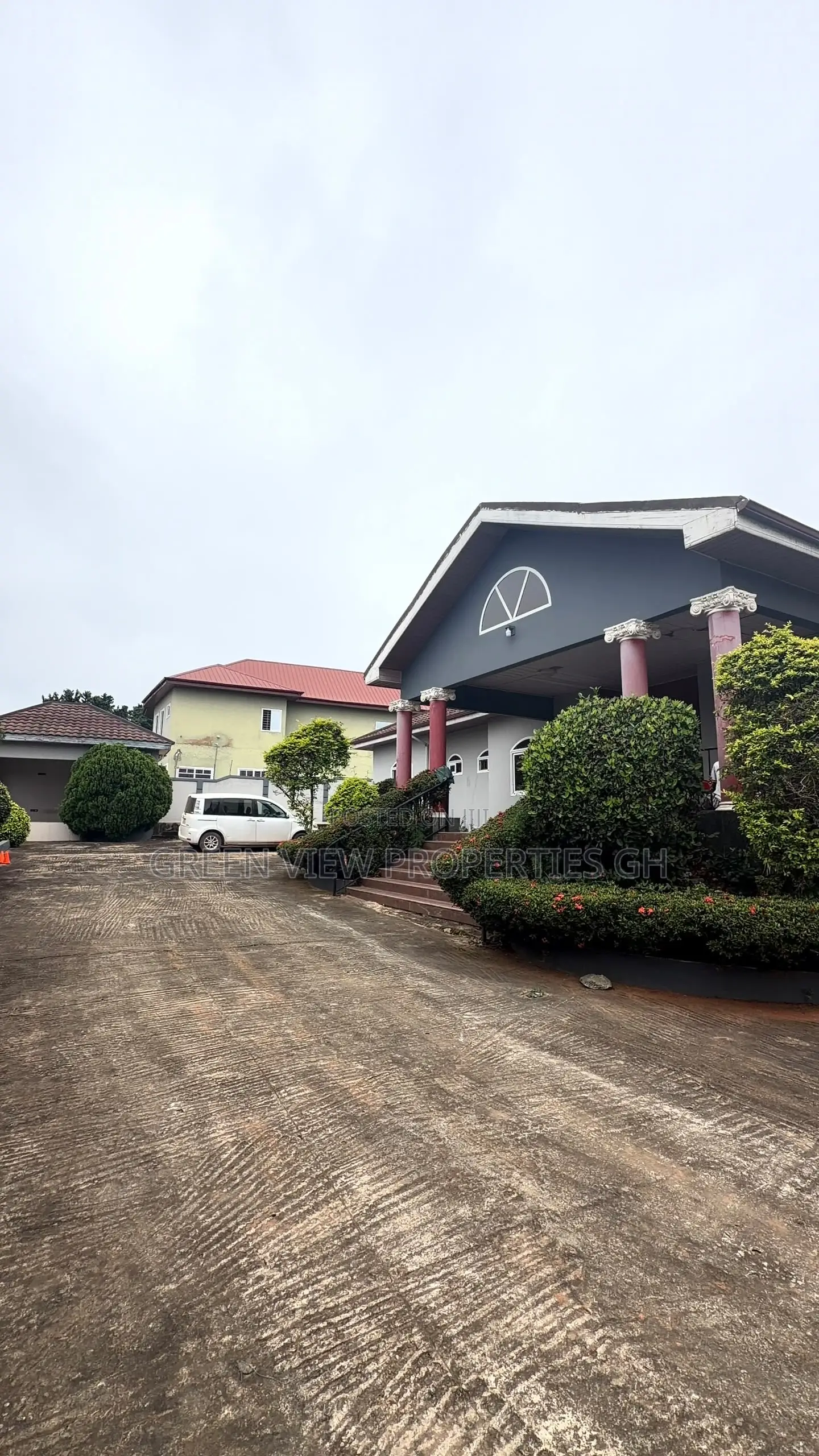 4bdrm House in West Hills Mall Area for rent
