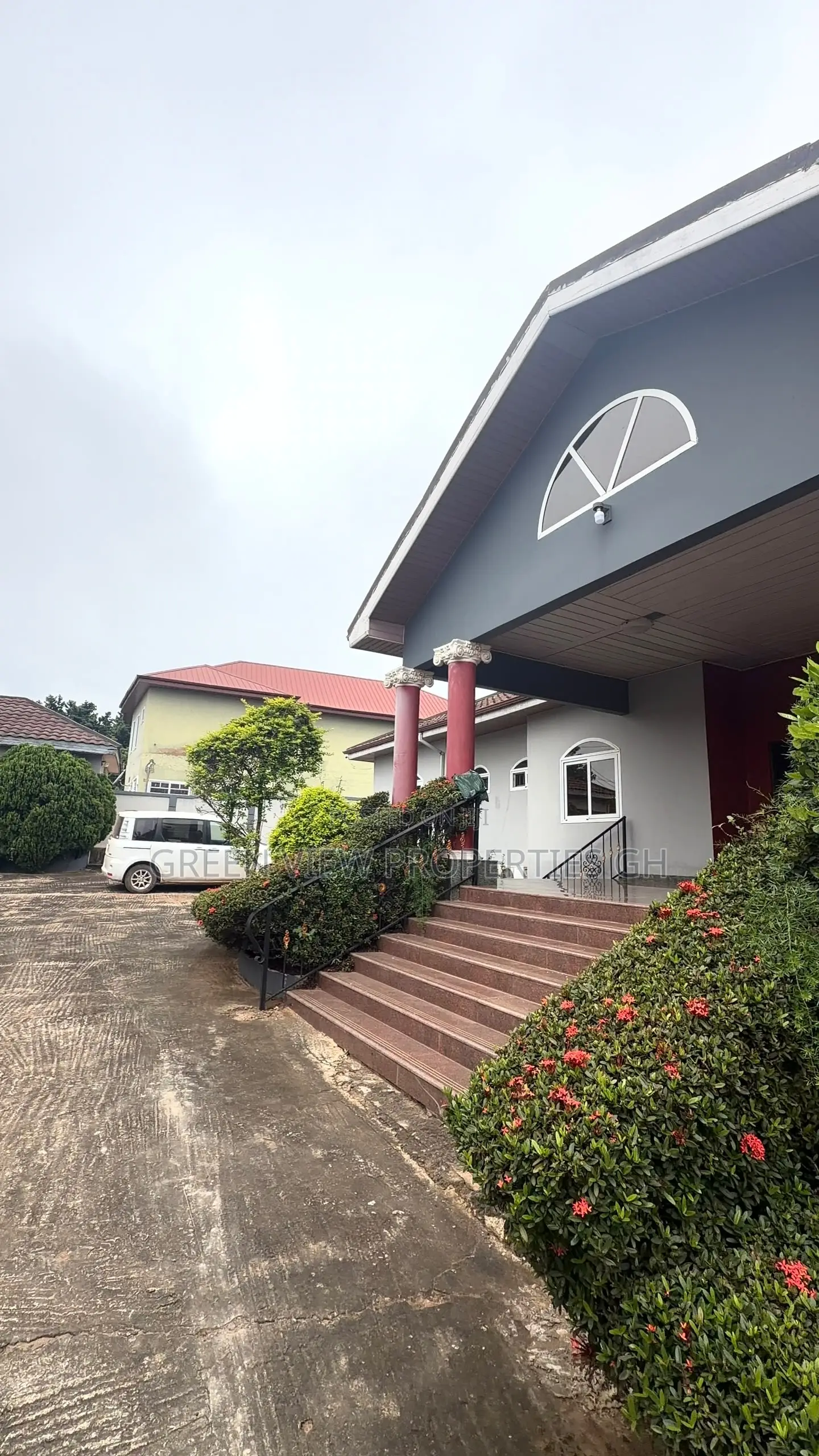 4bdrm House in West Hills Mall Area for rent