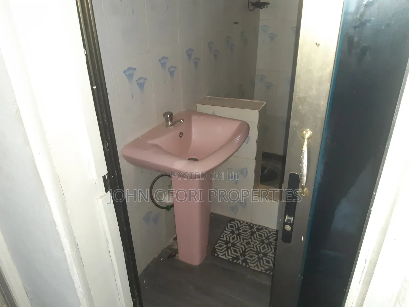 2bdrm Apartment in Emena Abease, Kumasi Metropolitan for rent
