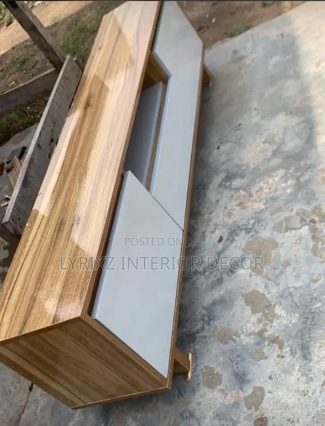 TV Stand (Both Floating and Standing