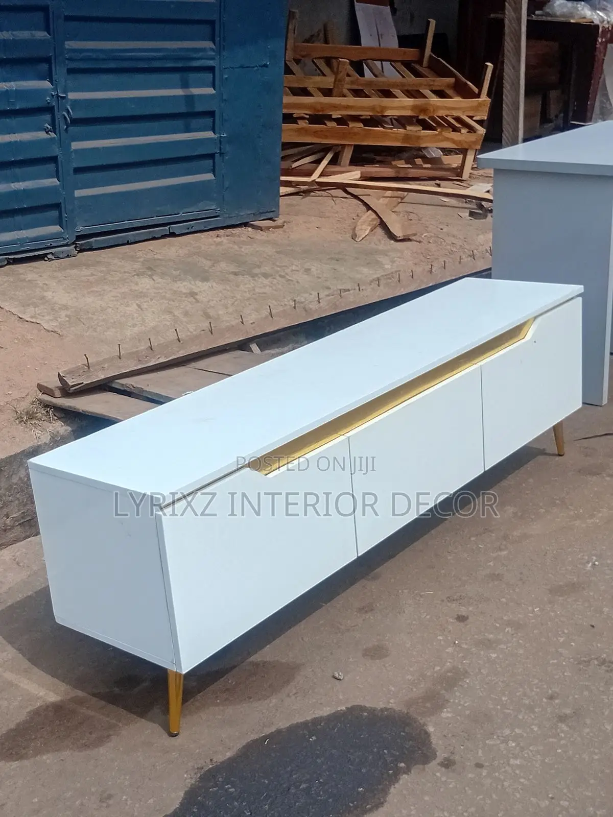 TV Stand (Both Floating and Standing