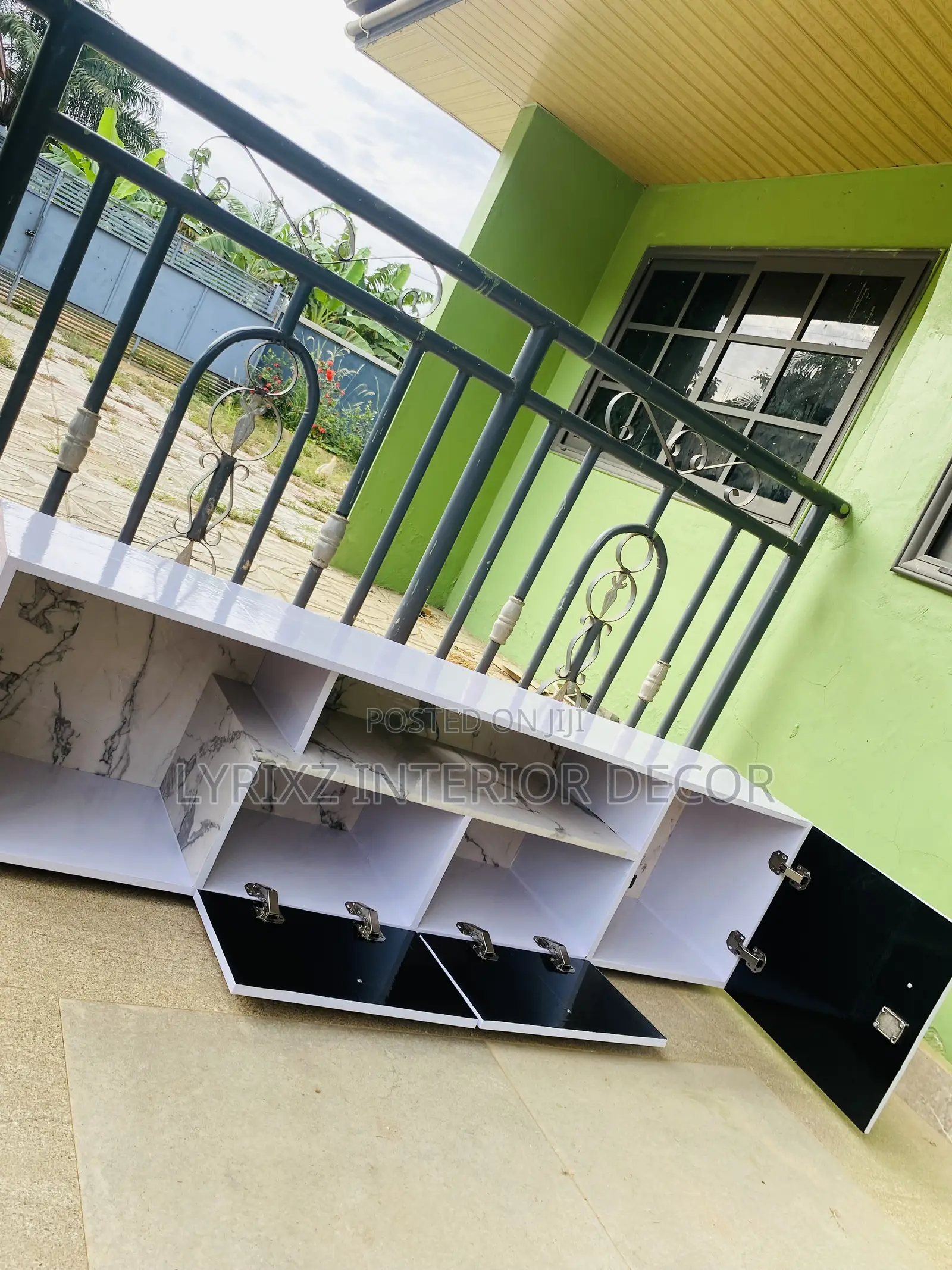 TV Stand (Both Floating and Standing