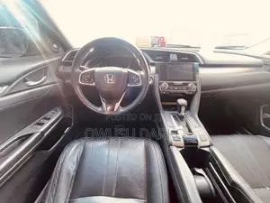 Honda Civic Touring 4dr Sedan (1.5L 4cyl) 2017 Silver