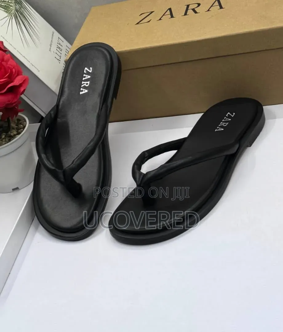 Zara Men's Sandals Feature a Black Quilted Strap Design