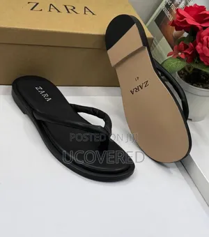 Zara Men's Sandals Feature a Black Quilted Strap Design