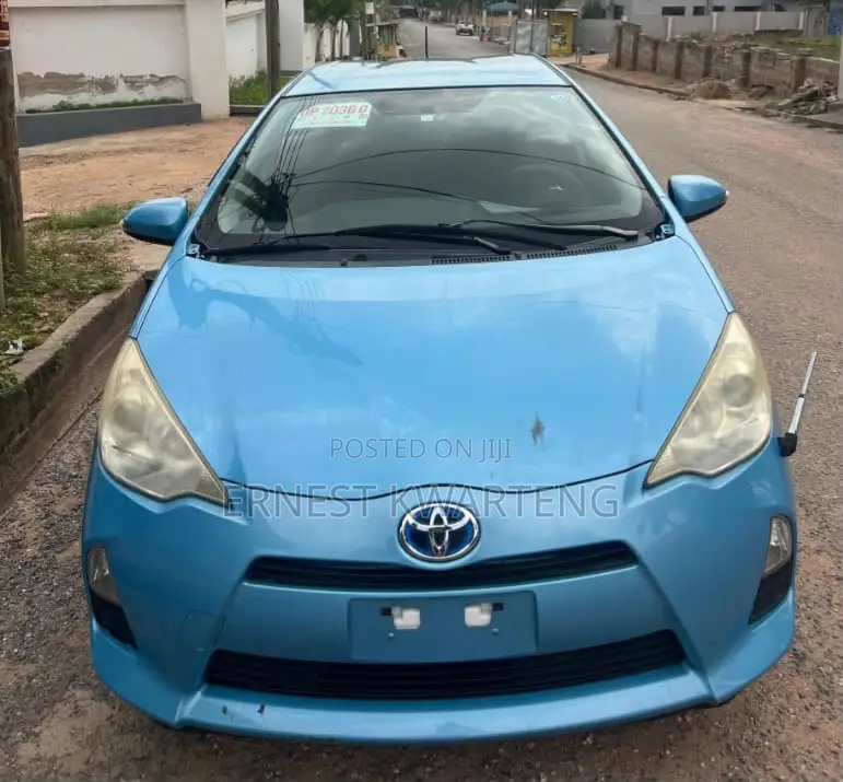 Toyota Aqua 2013 Blue