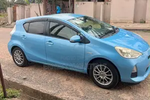 Toyota Aqua 2013 Blue